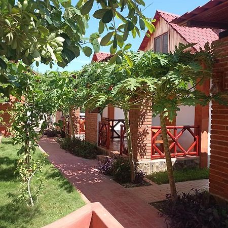 Bungalows Y Cabanas, Las Barracas De La Barra Malucano Kültér fotó