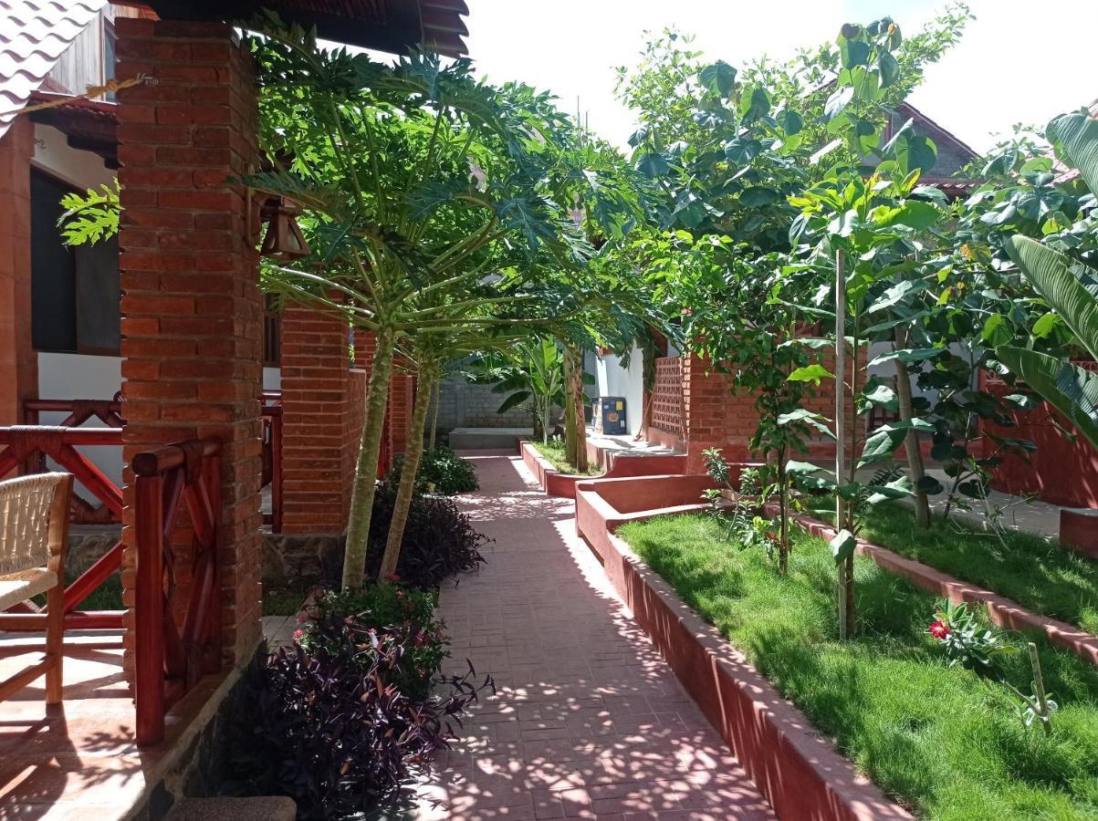 Bungalows Y Cabanas, Las Barracas De La Barra Malucano Kültér fotó