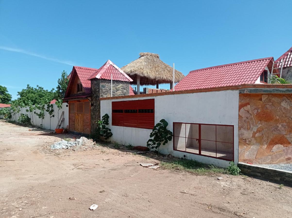 Bungalows Y Cabanas, Las Barracas De La Barra Malucano Kültér fotó