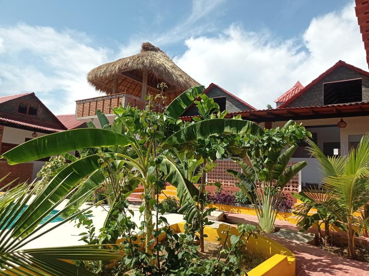 Bungalows Y Cabanas, Las Barracas De La Barra Malucano Kültér fotó
